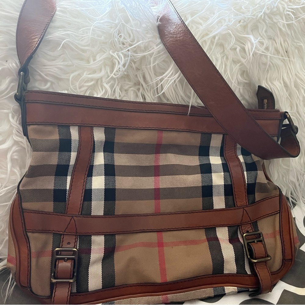 Beautiful Burberry messenger style bag.